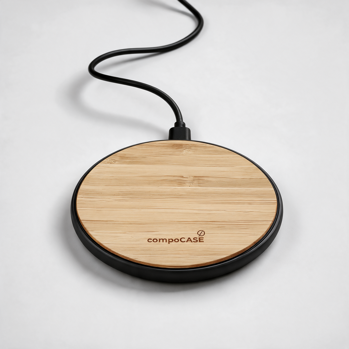Kabellose Holz-Ladestation Single aus Bambus mit Ladekabel