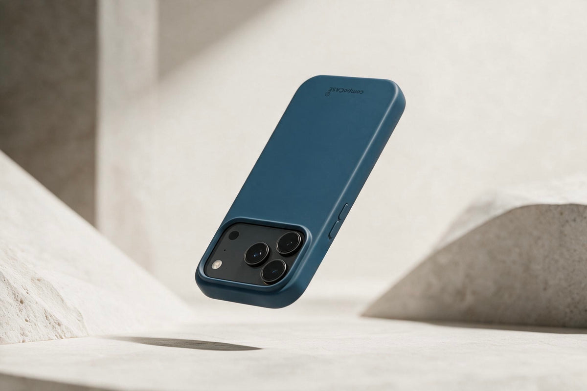compoCASE Hülle in Arctic Blue im Fall